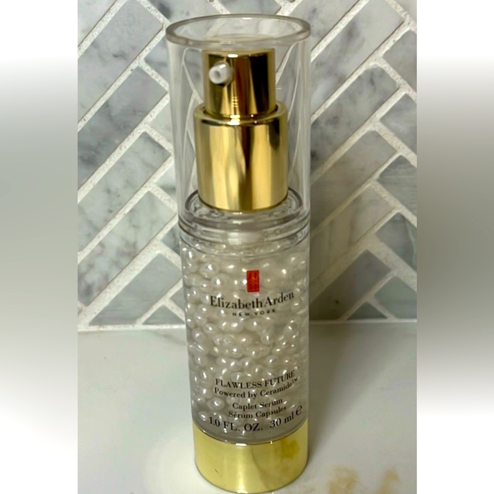 Elizabeth Arden Flawless Future Powered Ceramide Caplet Serum 30ml - NWOB - Picture 1 of 2